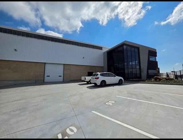 3,107M² WAREHOUSE TO LET IN AIRPORT PARK